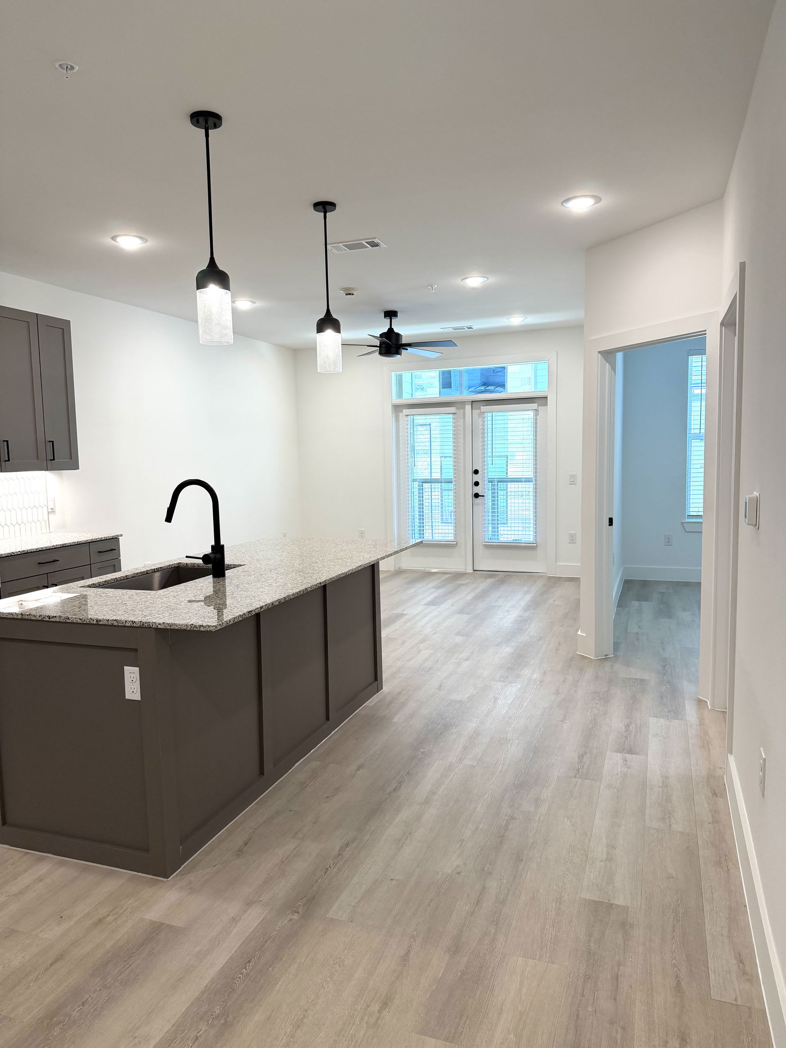 16601 Braker Lane – photo 1