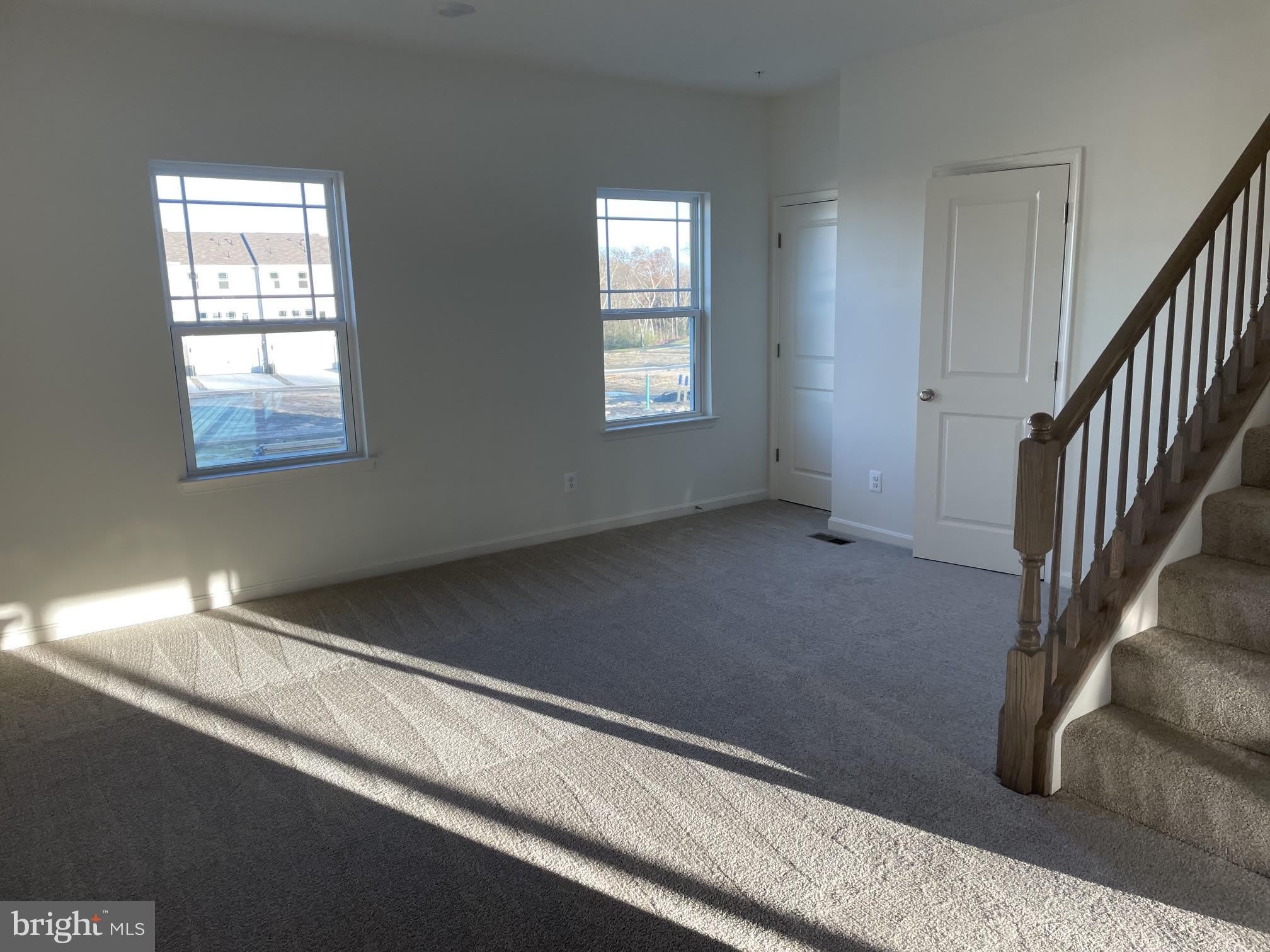 377 HACKLEY Drive – photo 3