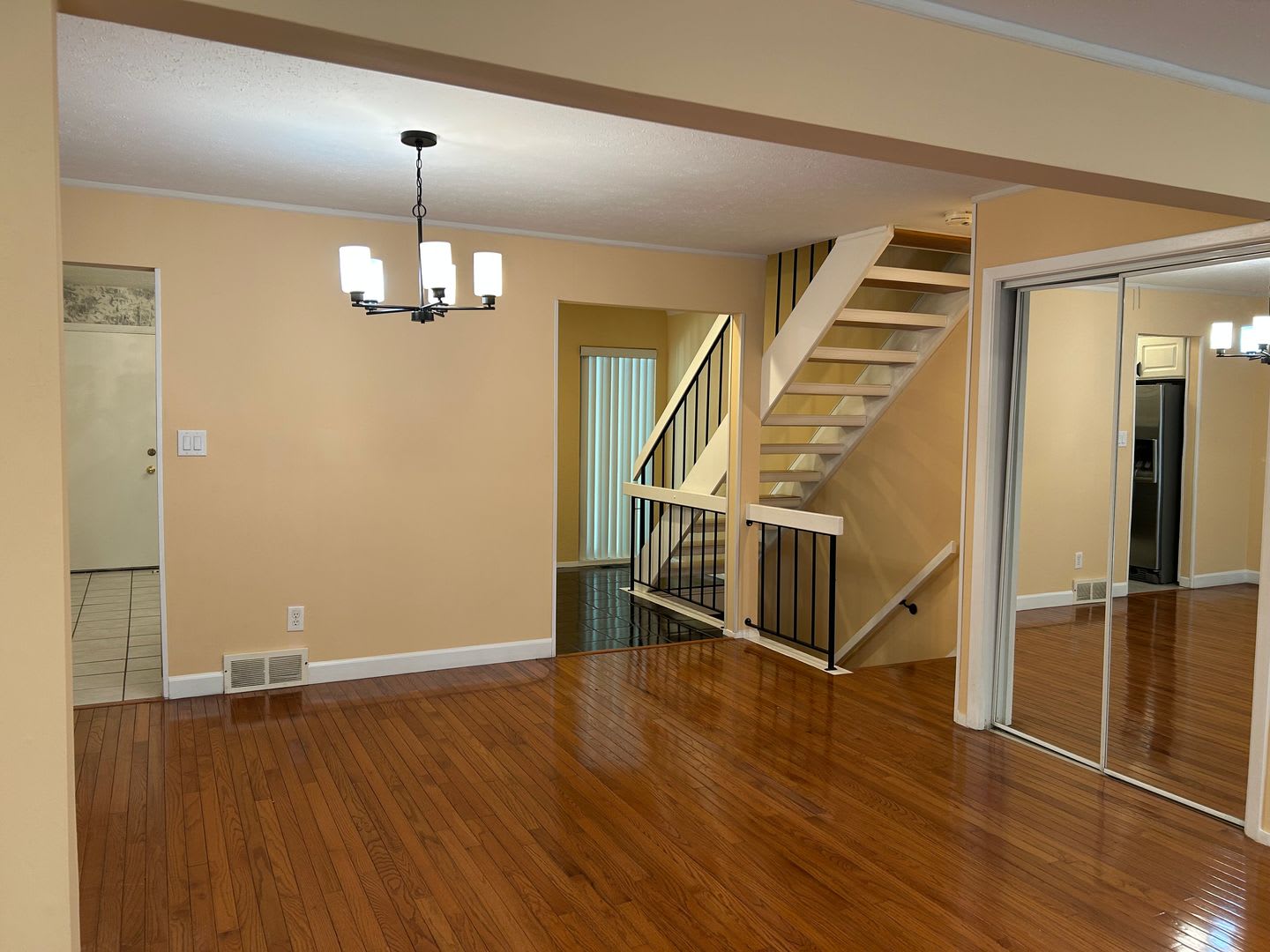3 Bedroom Condo with Full Finished Basement for Rent – photo 4