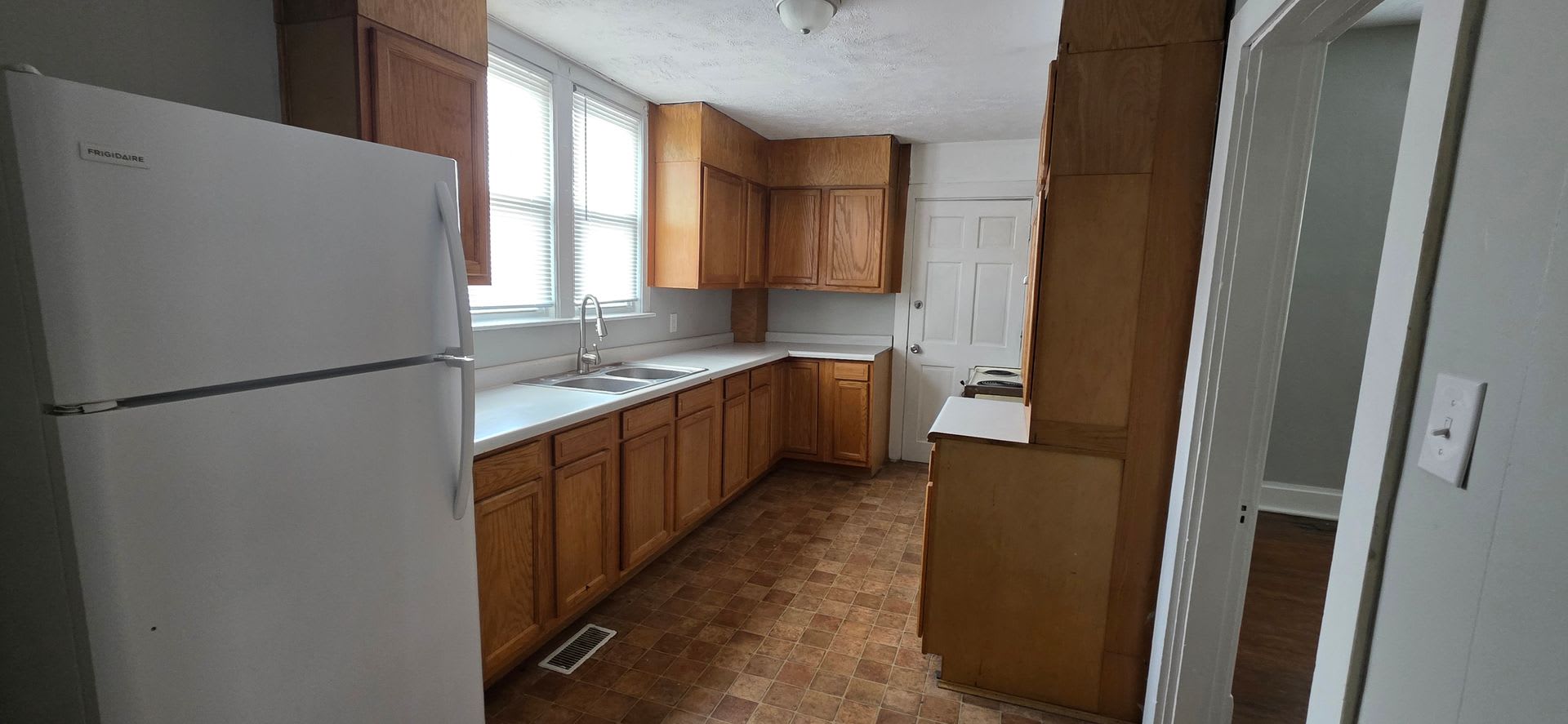223 East 11th St. – photo 2