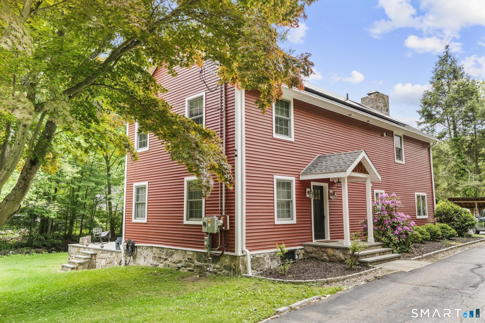 35 Armstrong Road – photo 2