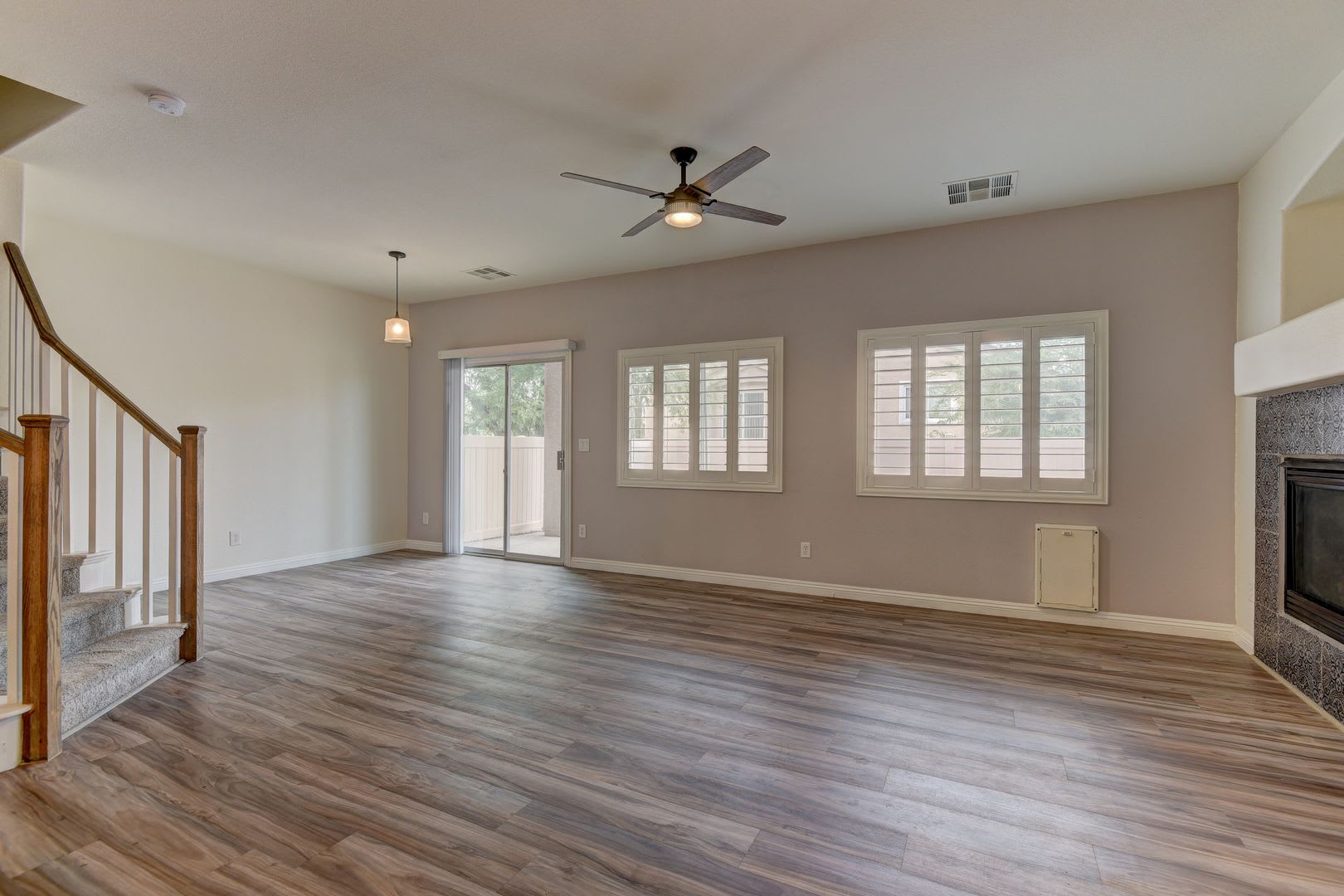 Adorable Townhome located in the Paradise Court Community in Black Mountain. – photo 4