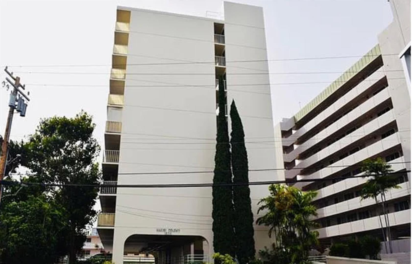 Rarely Available 1 Bedroom 1 Bath Top Floor Corner Unit In Makiki Colony – photo 5