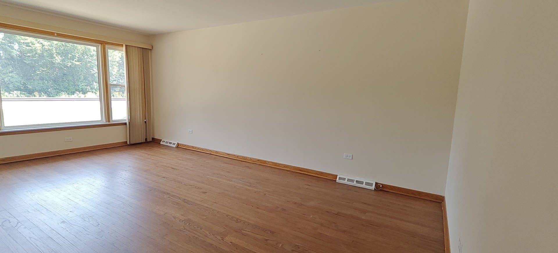 10824 S Sacramento Avenue – photo 3