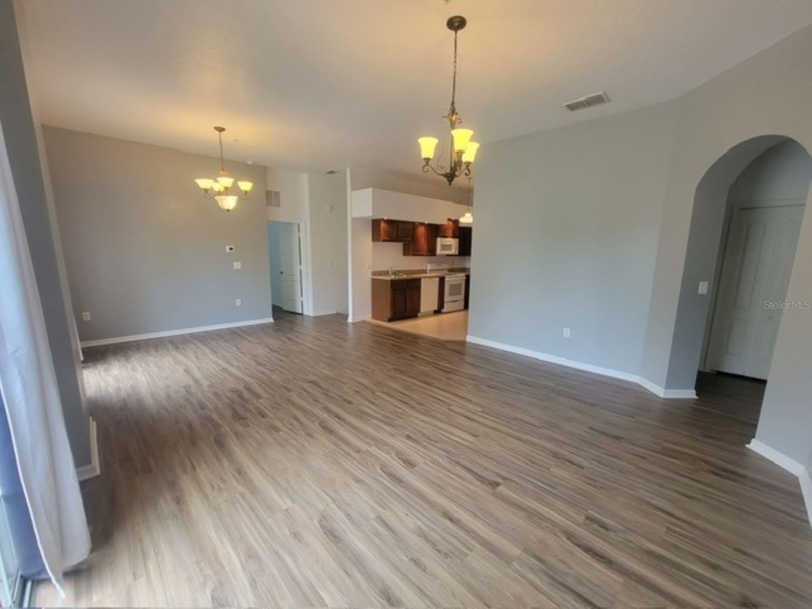 1432 Broken Oak Drive – photo 2