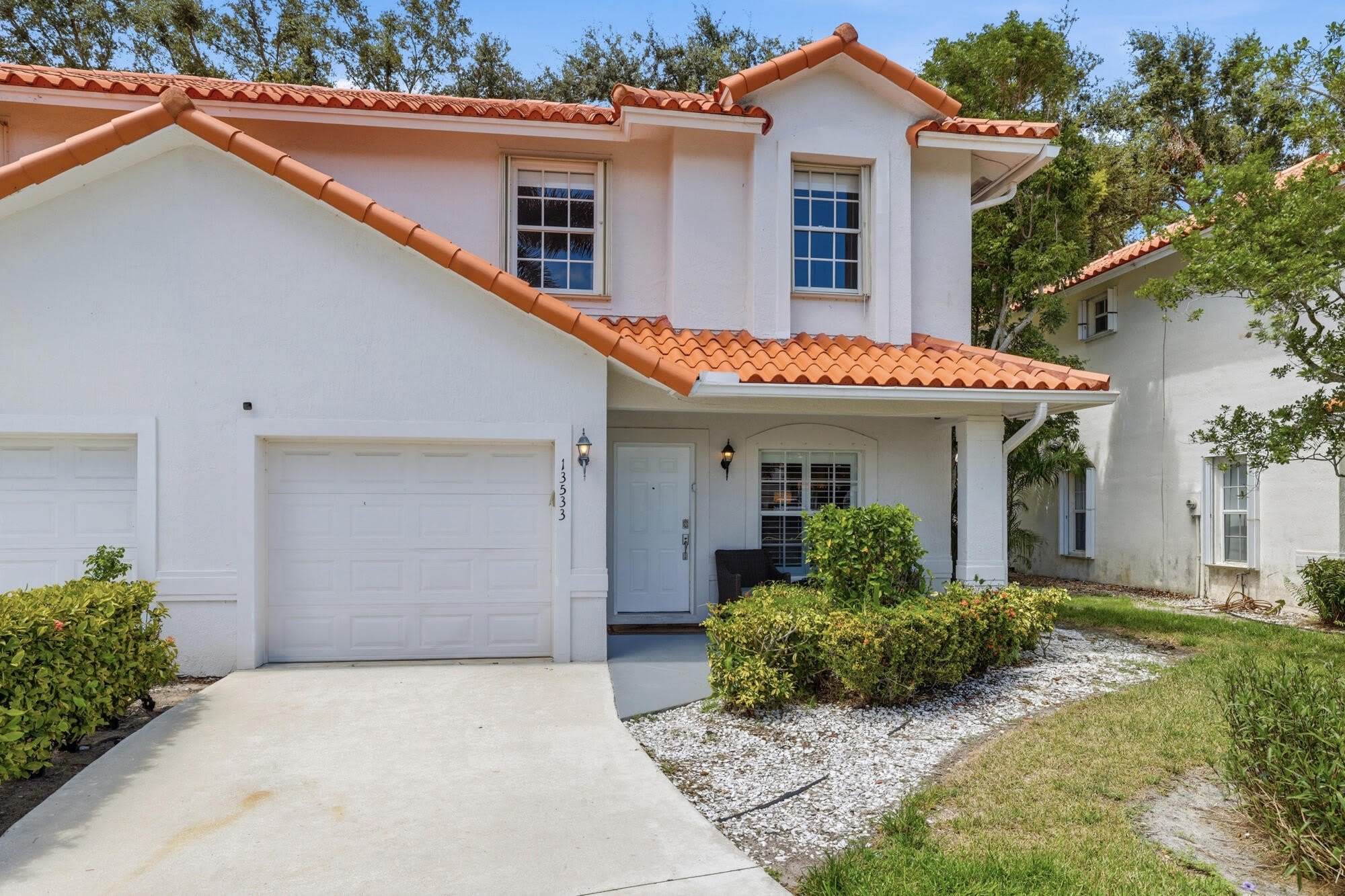 13533 Fountain View Boulevard – photo 2