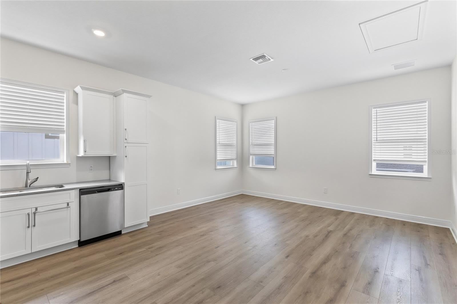 10206 MEDAWAR Street – photo 4