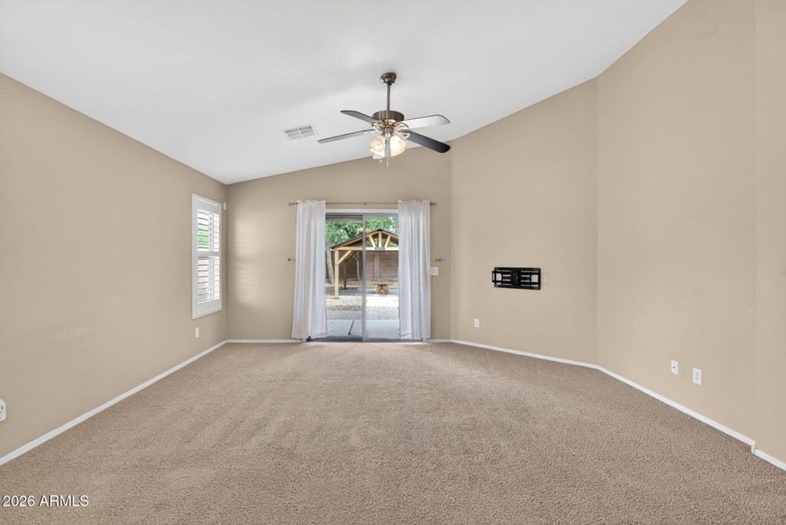 This beautifully maintained 4-bedroom, 3-full-bath home! – photo 3