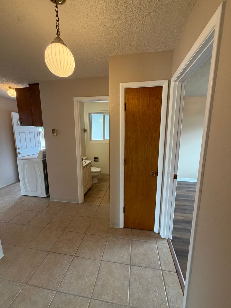 2 Bedroom, 1 Bath Duplex – $1095/Month – photo 2