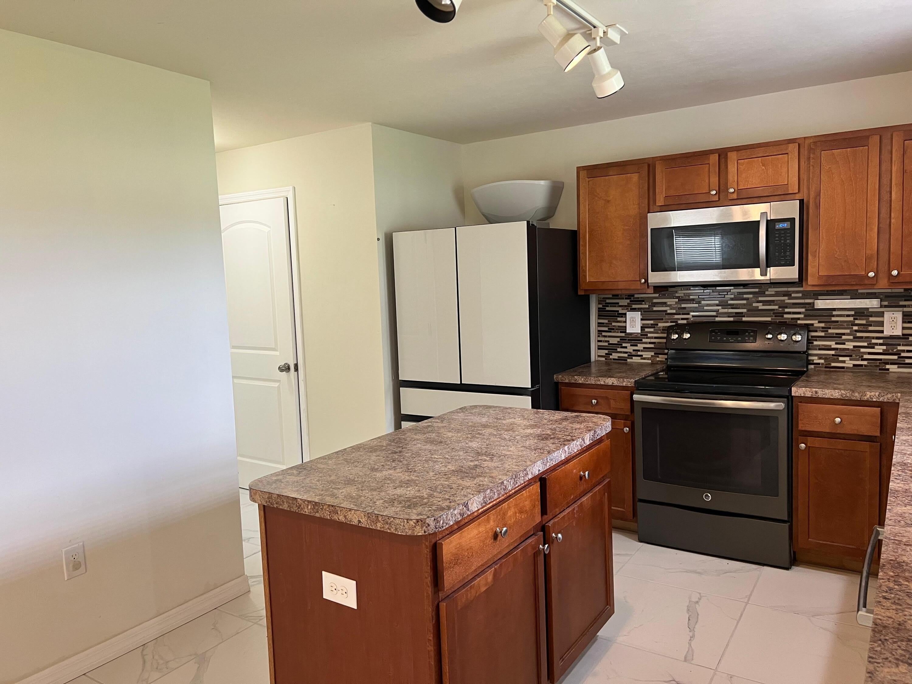 10329 Canal Brook Lane – photo 2