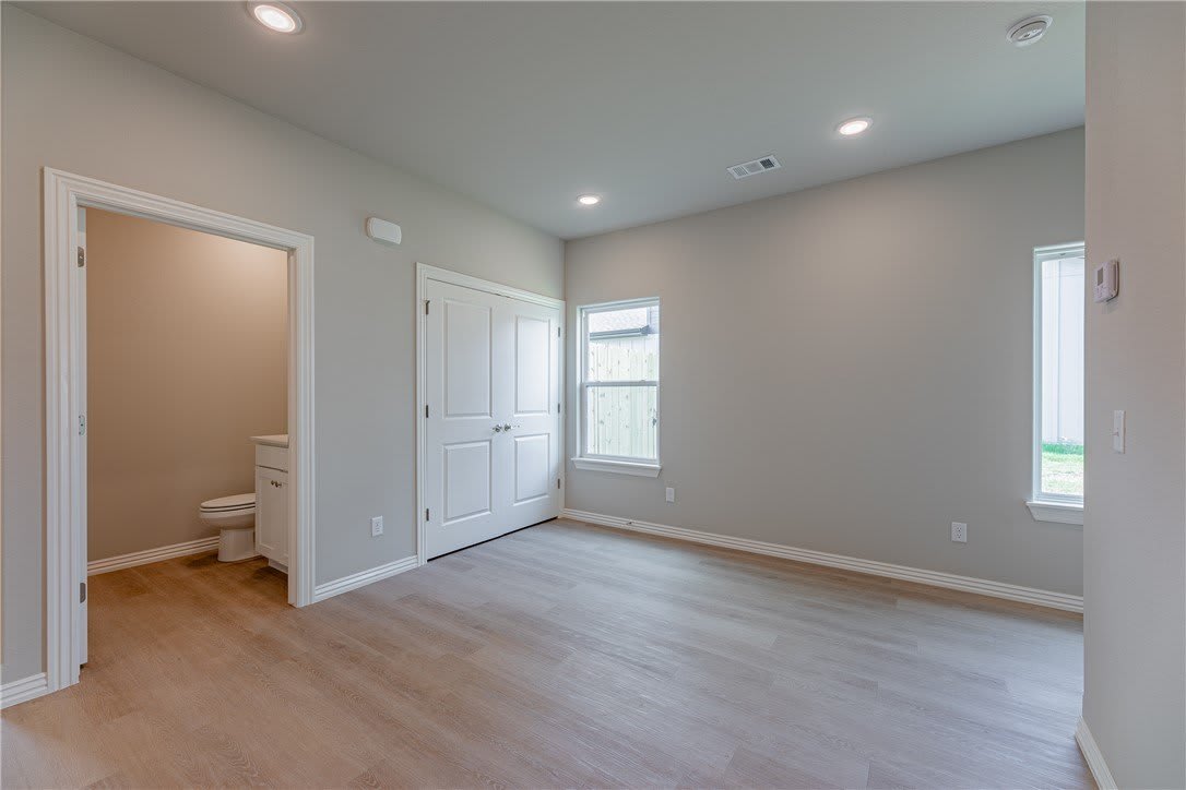 1607 SW Casuarina Drive – photo 4