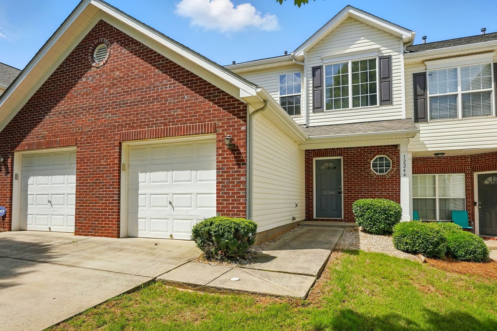 2 Bedroom Townhome in Pineville! – photo 1