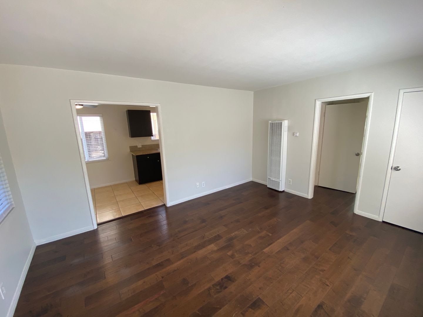 1 Bed + 1 Bath with Laundry On-site – photo 2