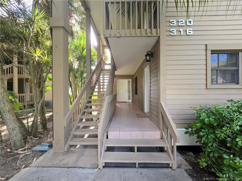 316 NE Edgewater Drive – photo 1