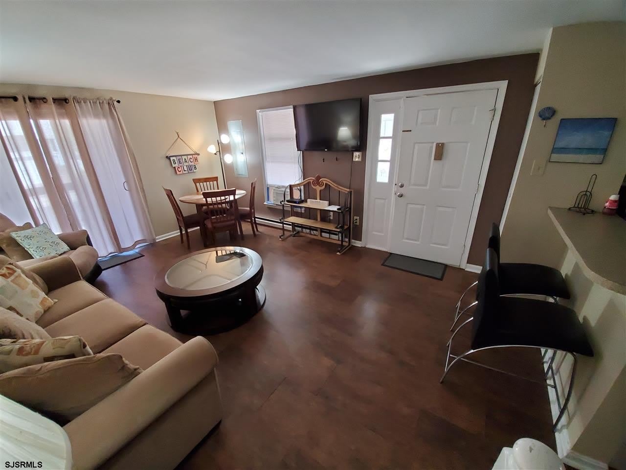 9720 Winchester Ave – photo 2