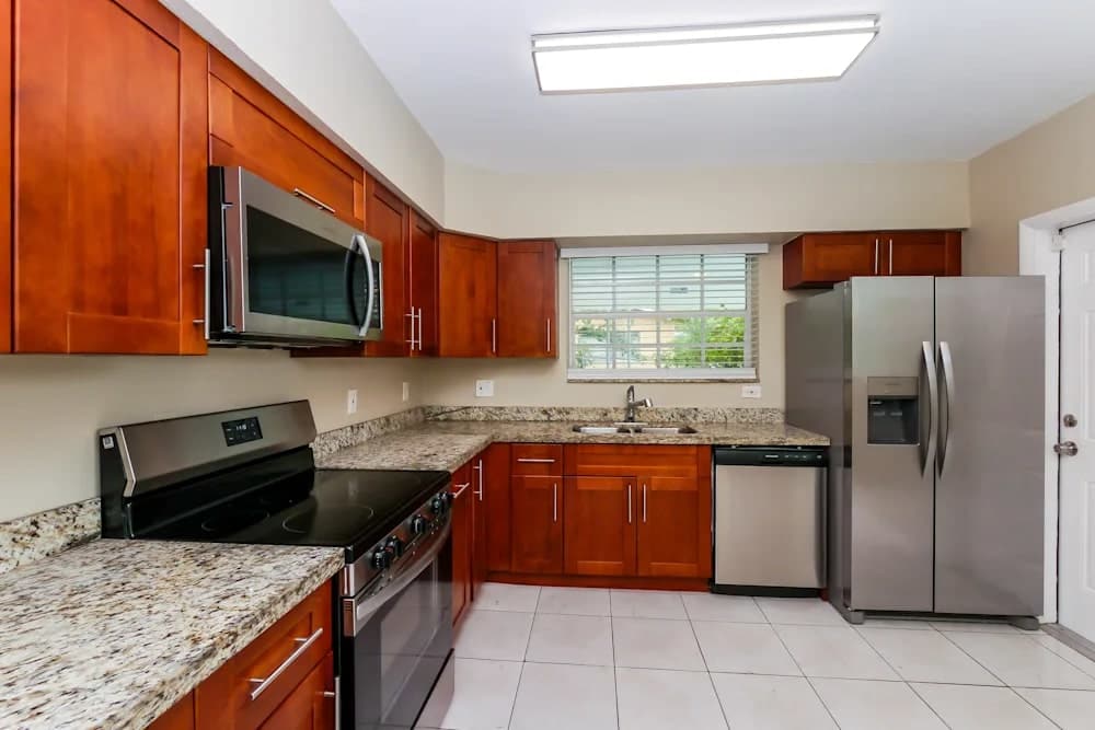 1747 Ne 158th St – photo 2