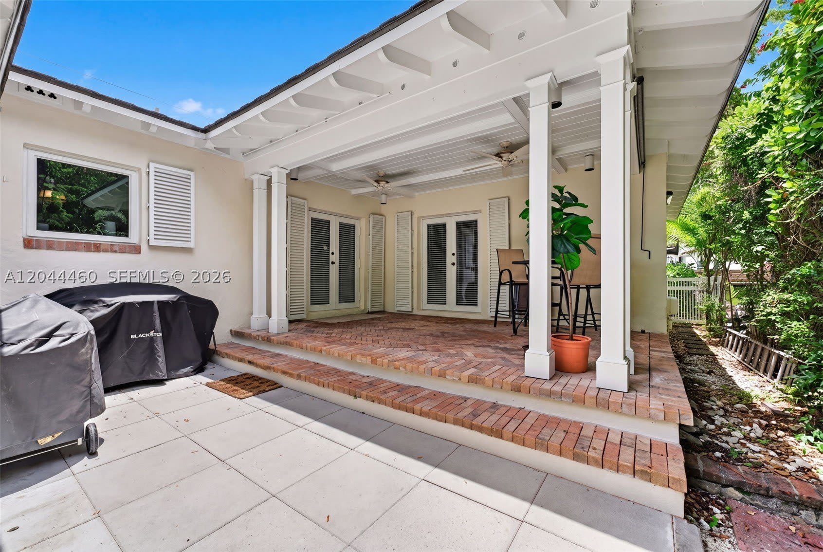 1710 Segovia St – photo 4