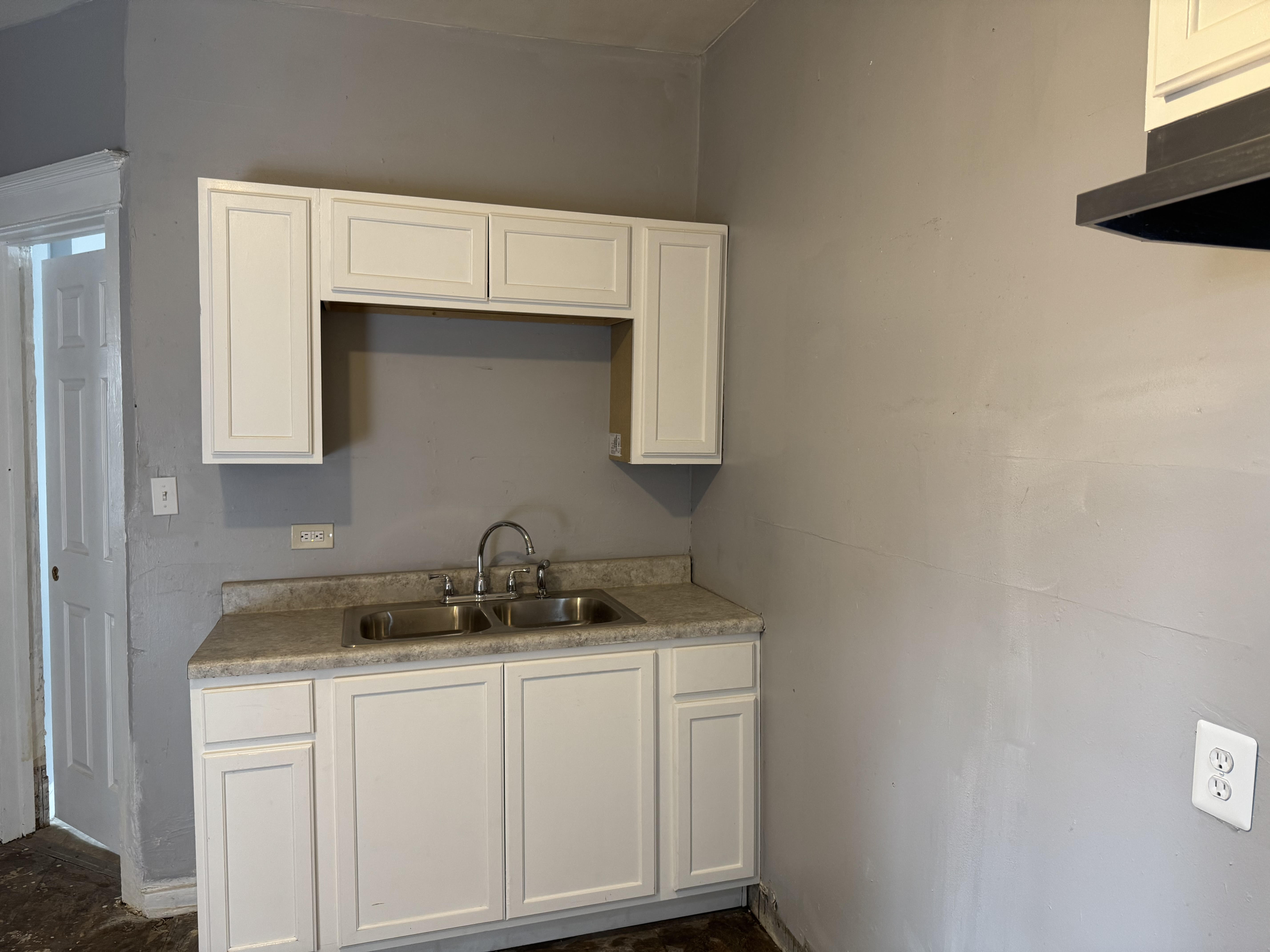 10453 S Wabash Ave – photo 2