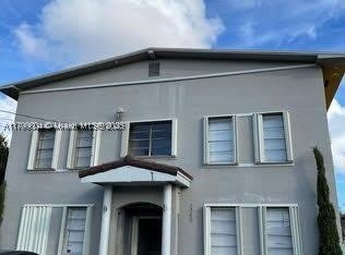 2345 NW Flagler Ter – photo 1