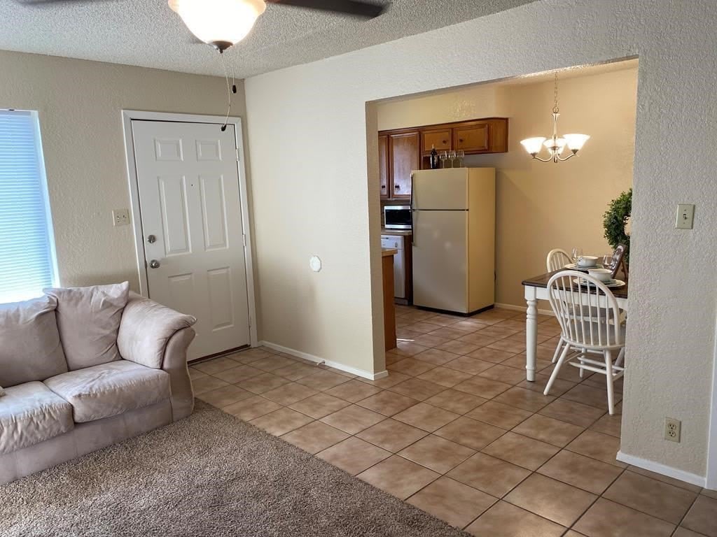 1201 C NE Redwood – photo 4