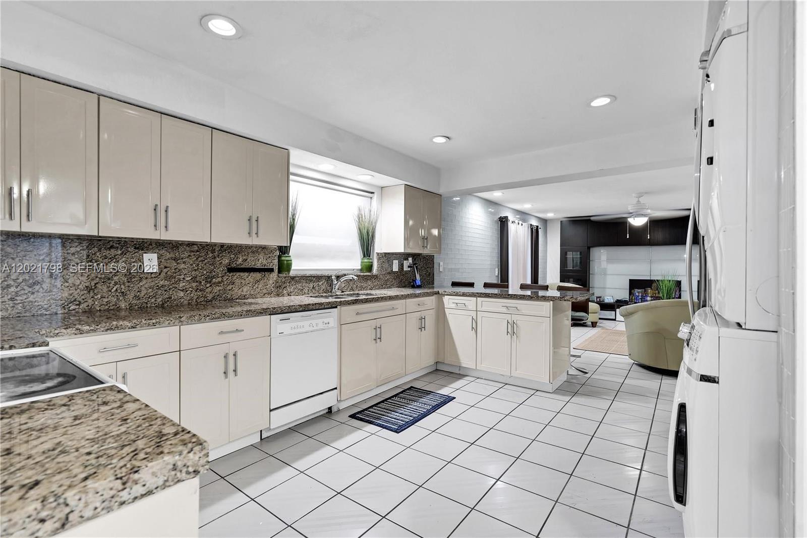 8908 Southwest 108th Circle – photo 4