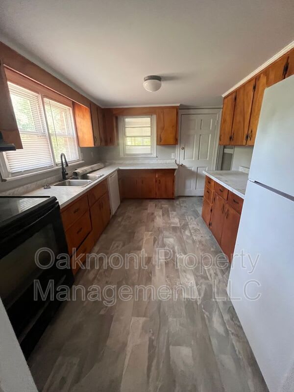 735 NC HWY24 – photo 5