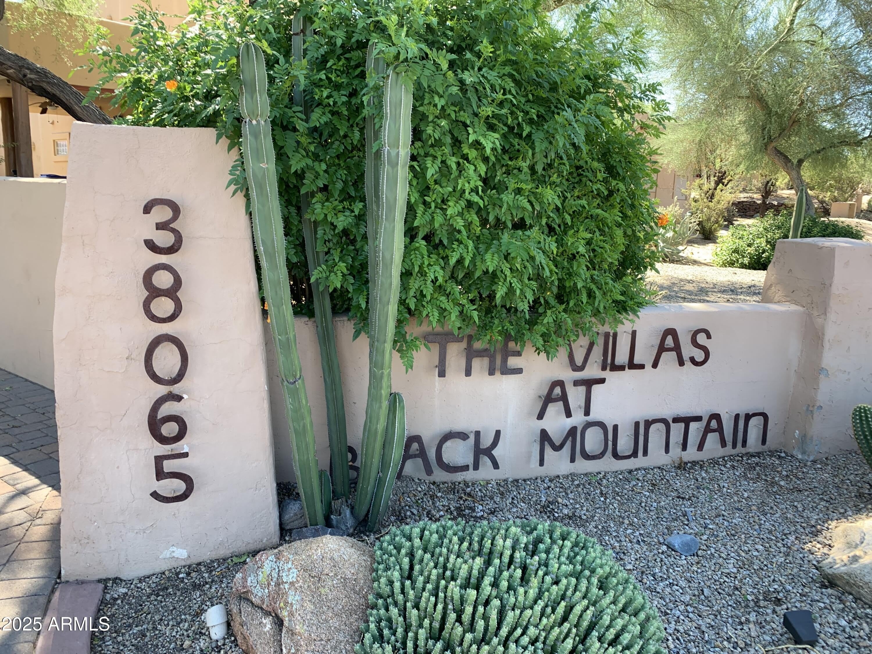38065 N cave creek Road – photo 2