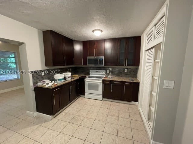 1575 NW 60th Ave – photo 2