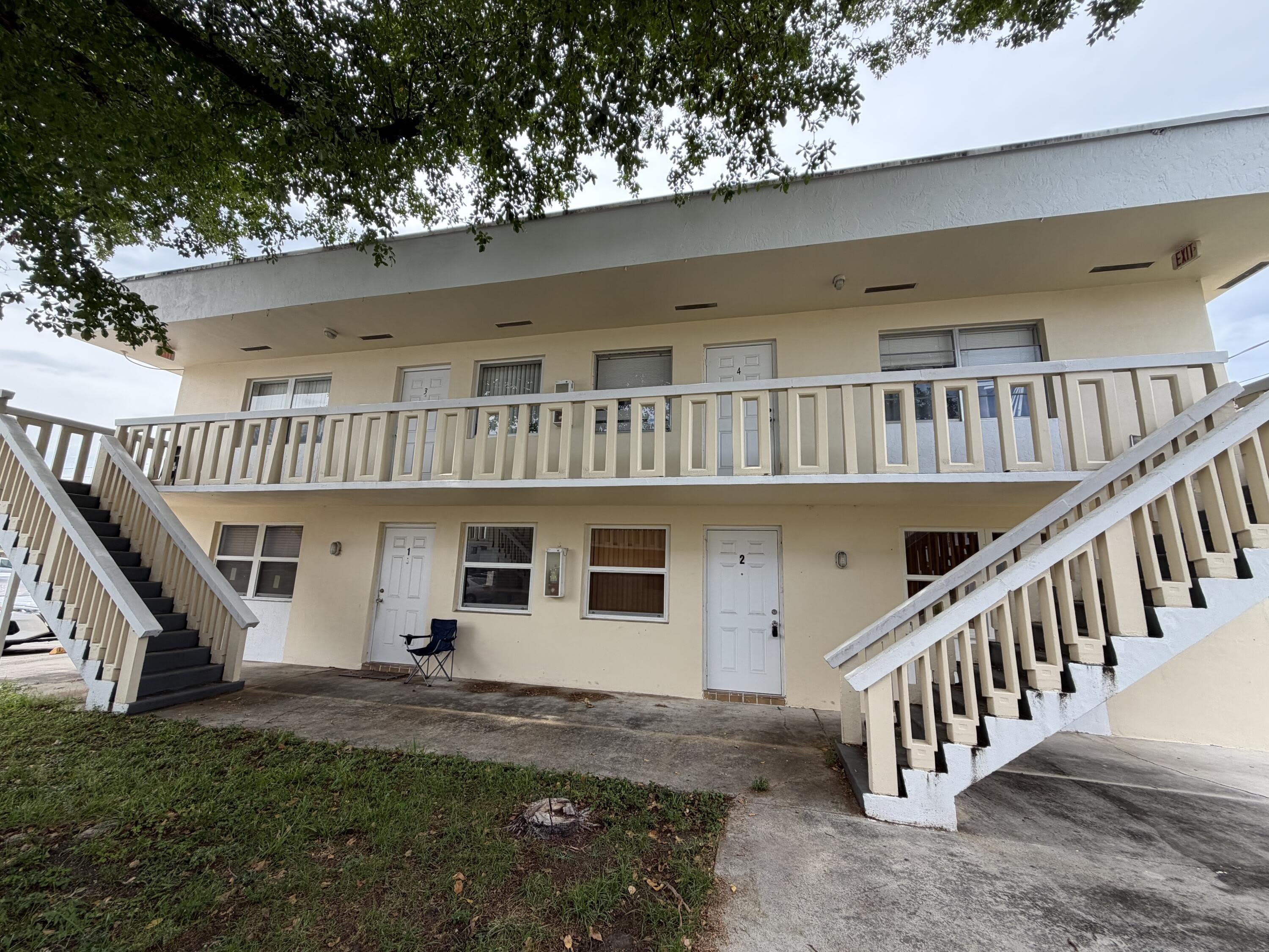 3660 SW 60th Avenue – photo 2