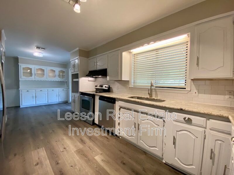 845 Elmdale St – photo 5
