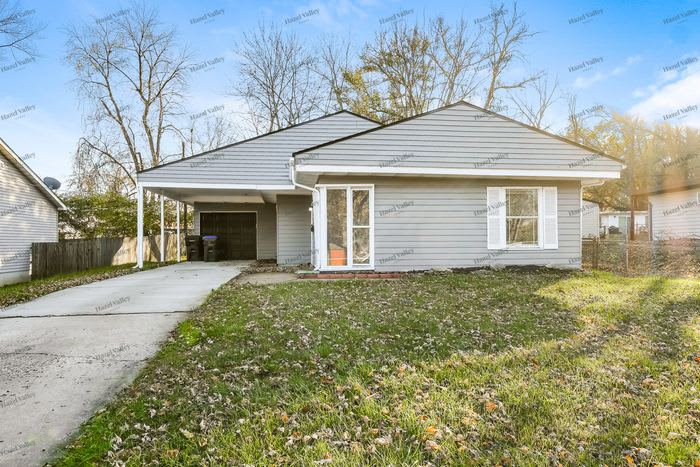 16 Saint Laurence Drive – photo 1