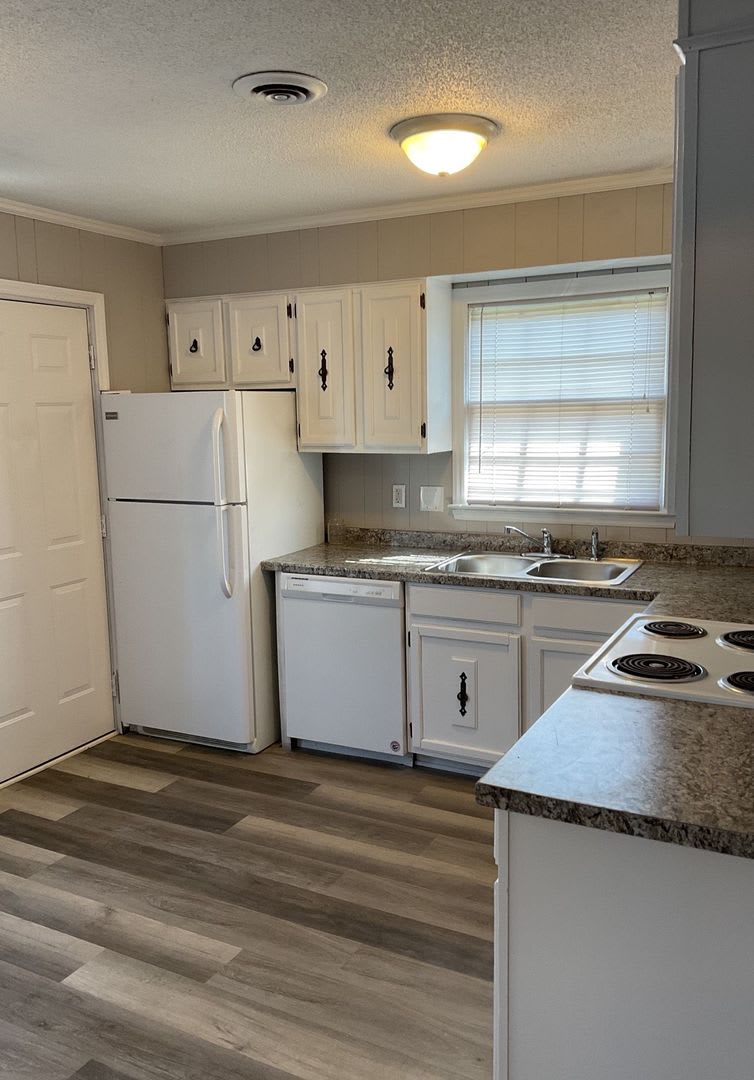 Available Now!! Walking Distance to Downtown Bessemer City – photo 2