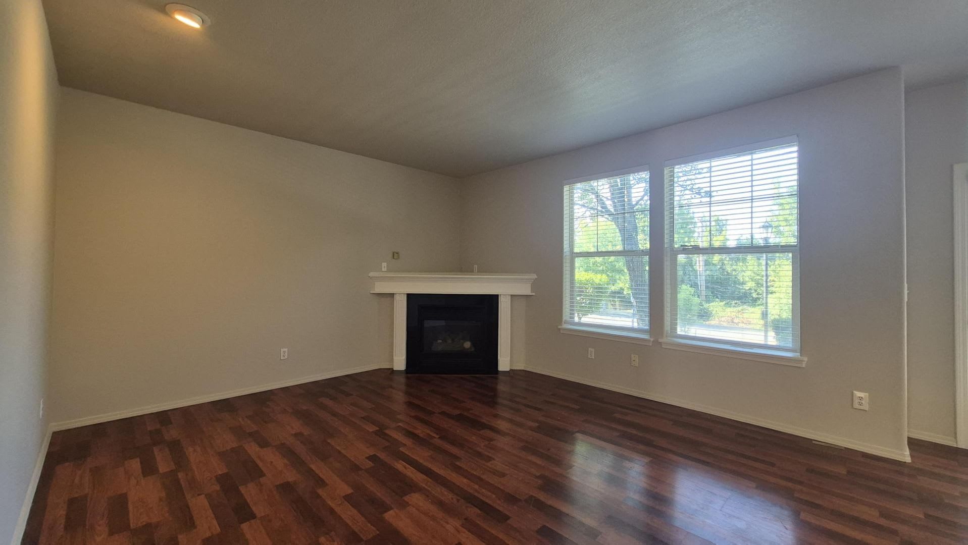 Edgefield Town Home Just Steps Away From Mcmenamins Edgefield And Old Town Troutdale – photo 5
