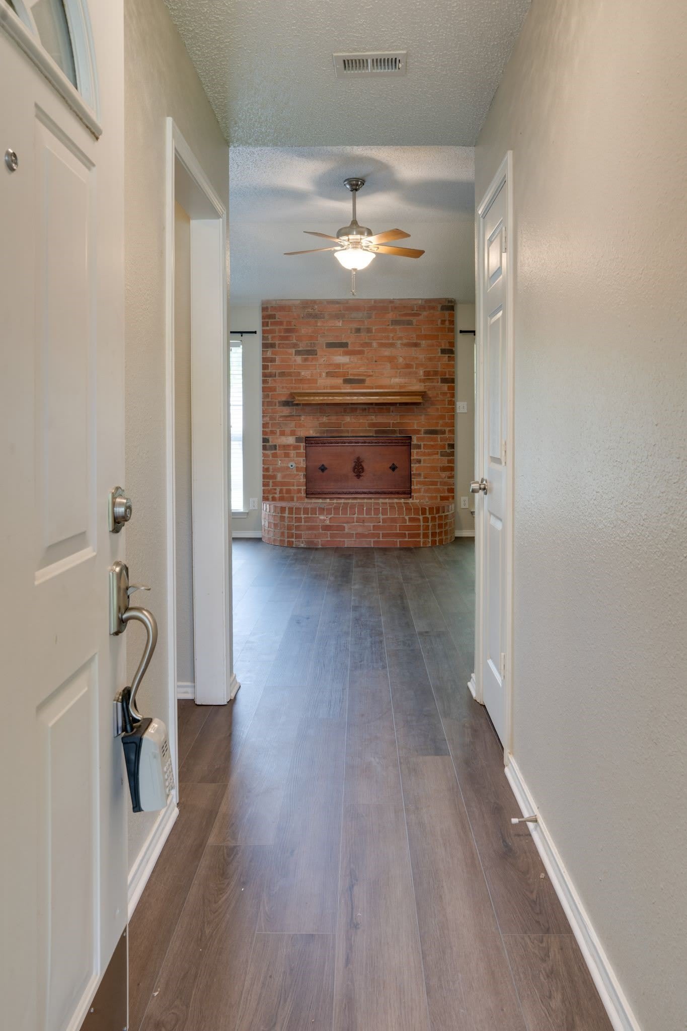 215 Linda Street – photo 4