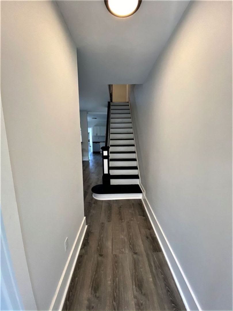 Brand New Renovated 5 Bedroom 2 Bathroom Home – photo 4