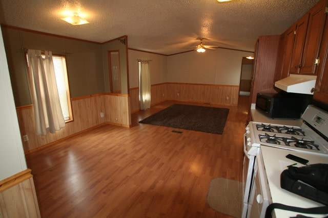 3 Bed 2 Bath Modular Home in Babcock Vista! – photo 3