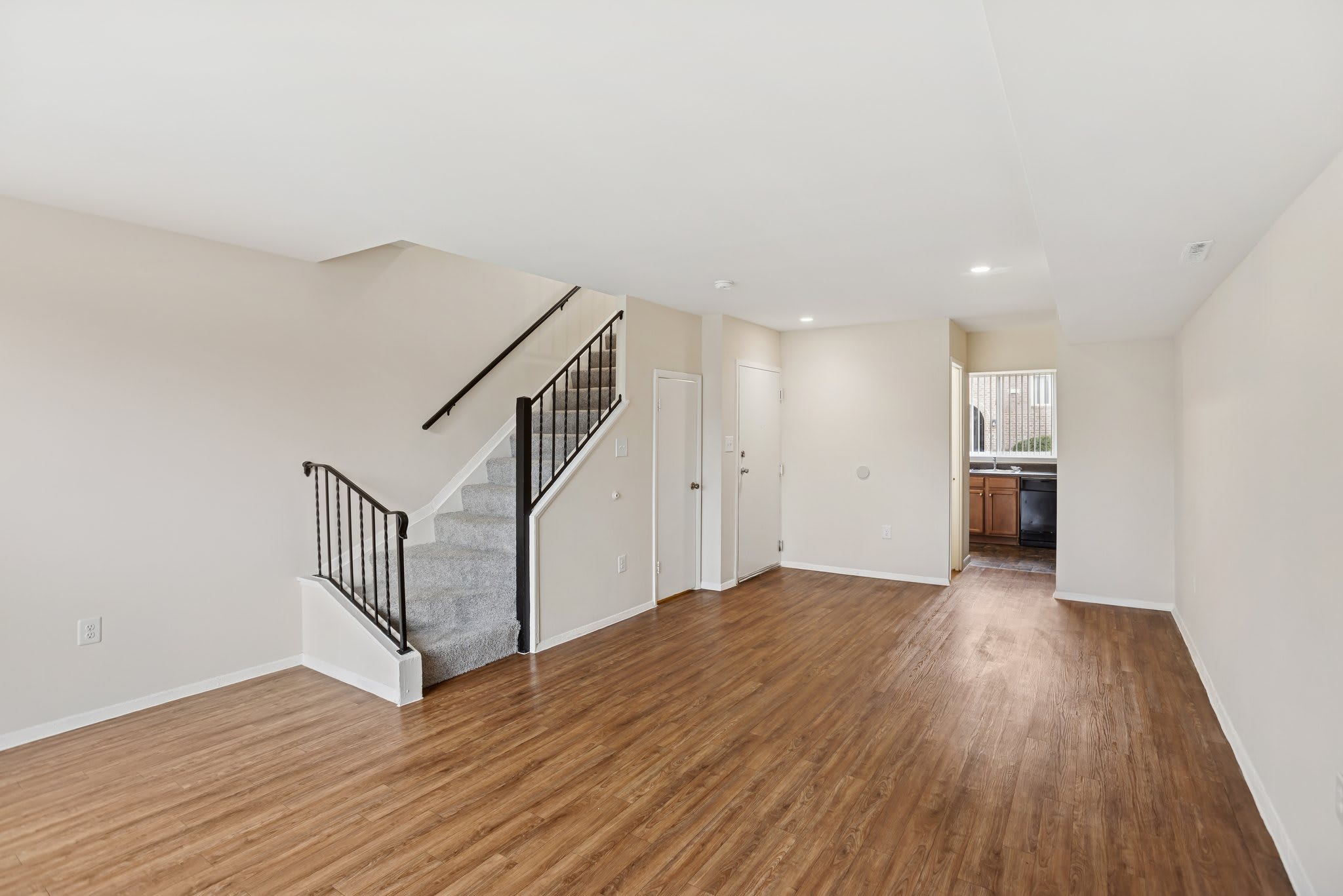 Towne Crest Apartments – photo 5