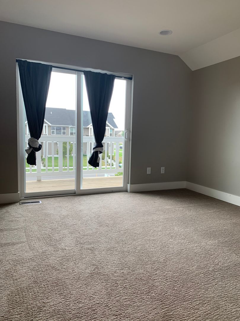 572 N Laurel Parkway – photo 2