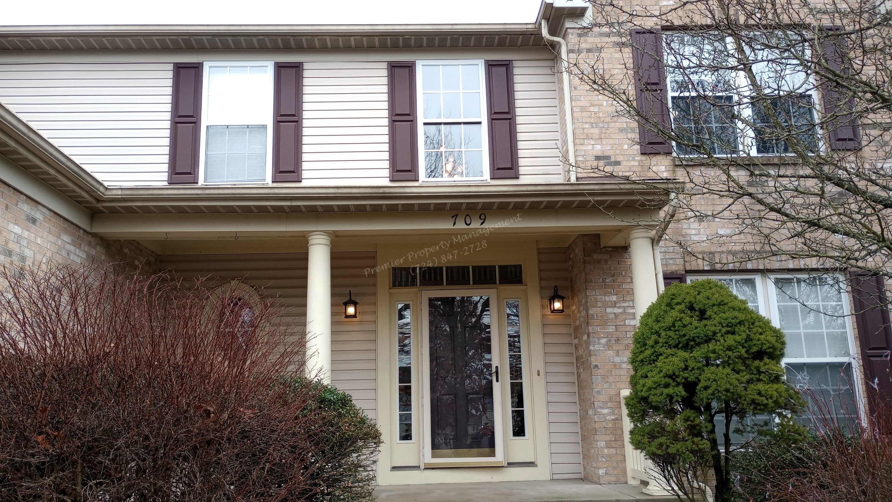 709 Williamsburg Ct – photo 3