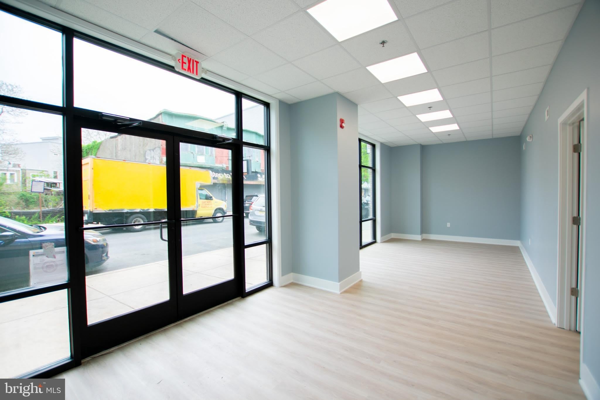 1420 POINT BREEZE Avenue – photo 2
