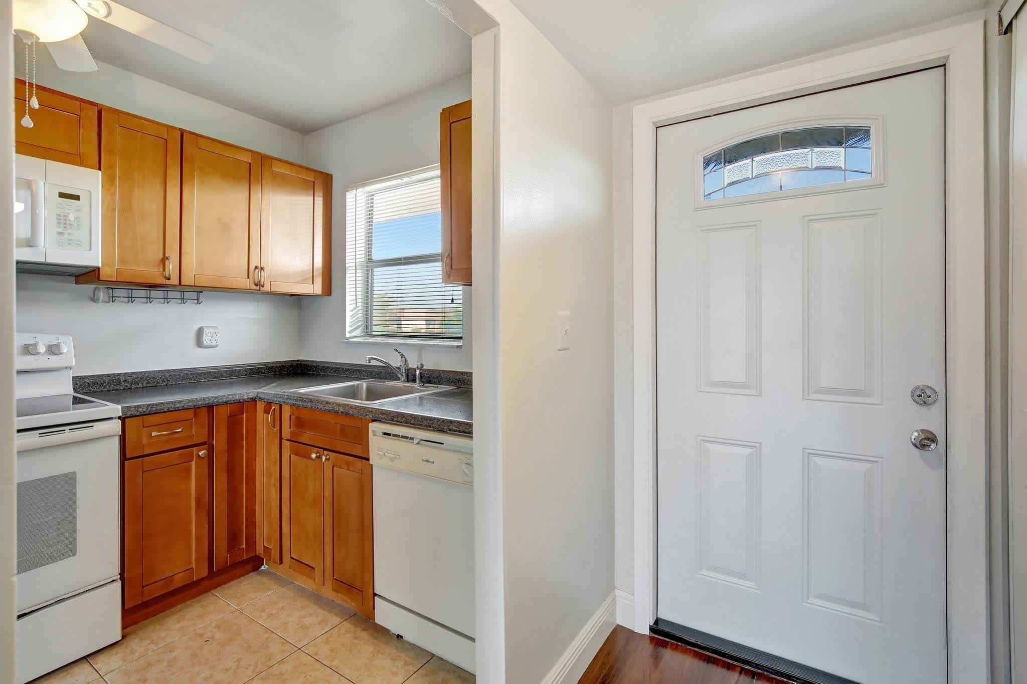 8225 Sunrise Lakes Boulevard – photo 3