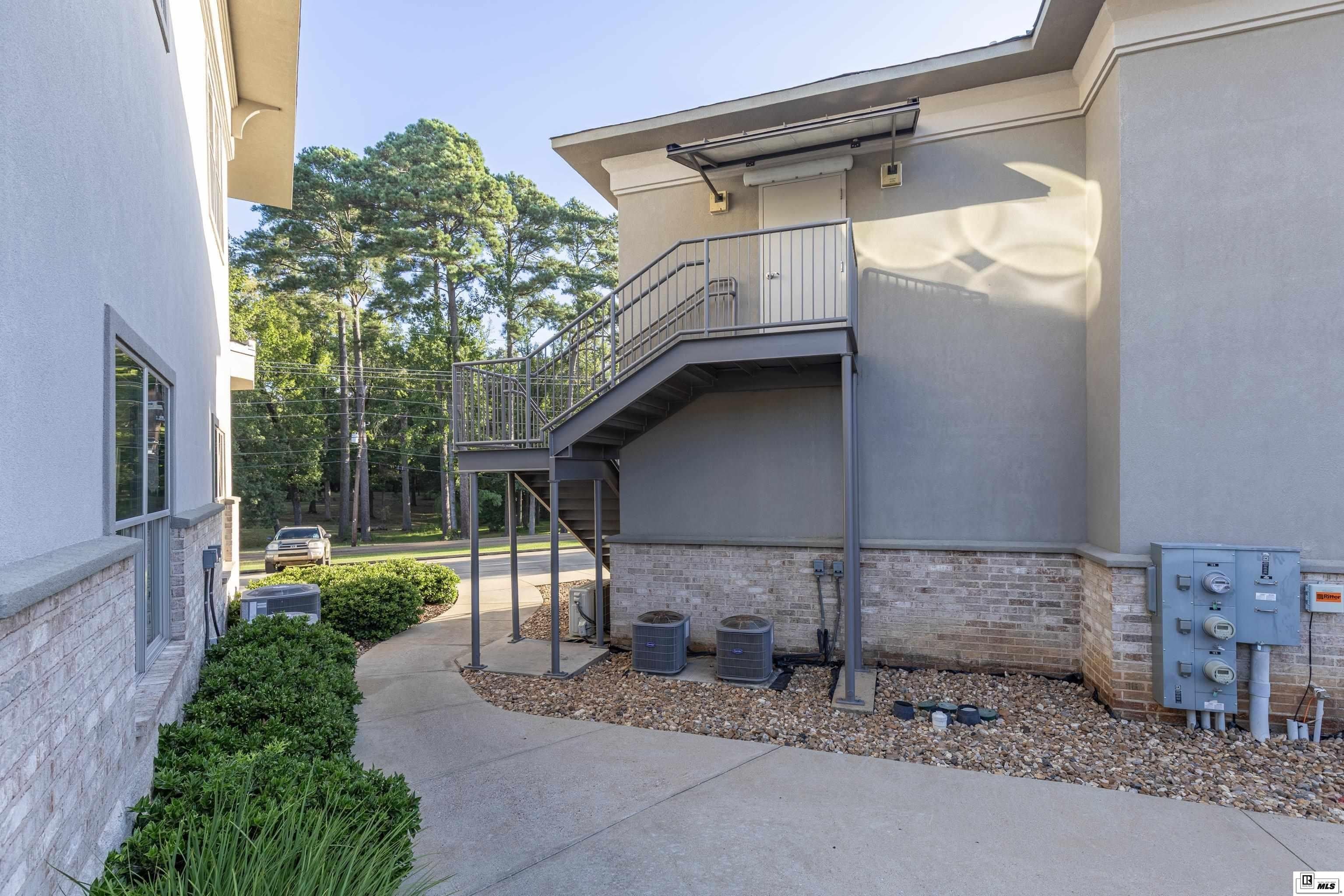 125 PELICAN BOULEVARD – photo 2