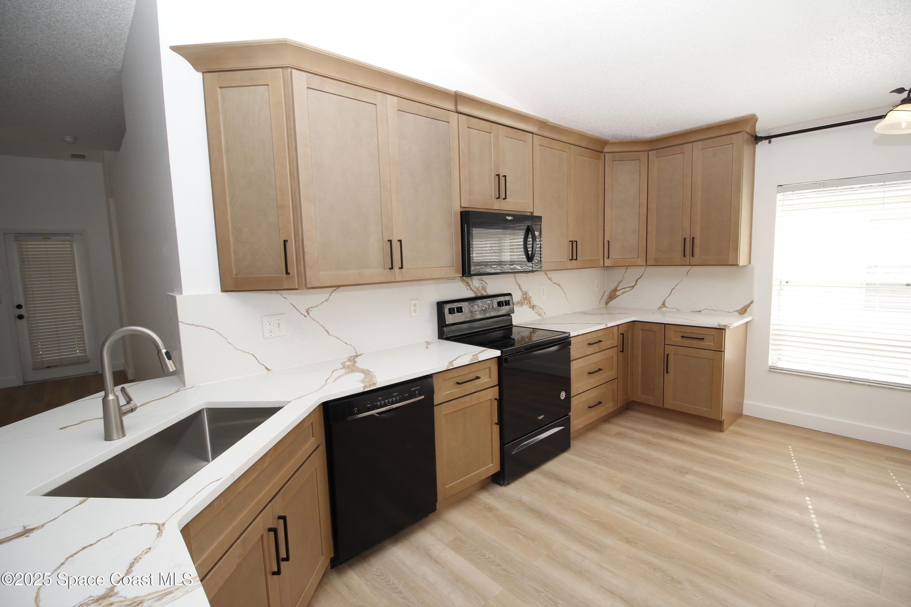 2440 Bridgeport Circle – photo 5