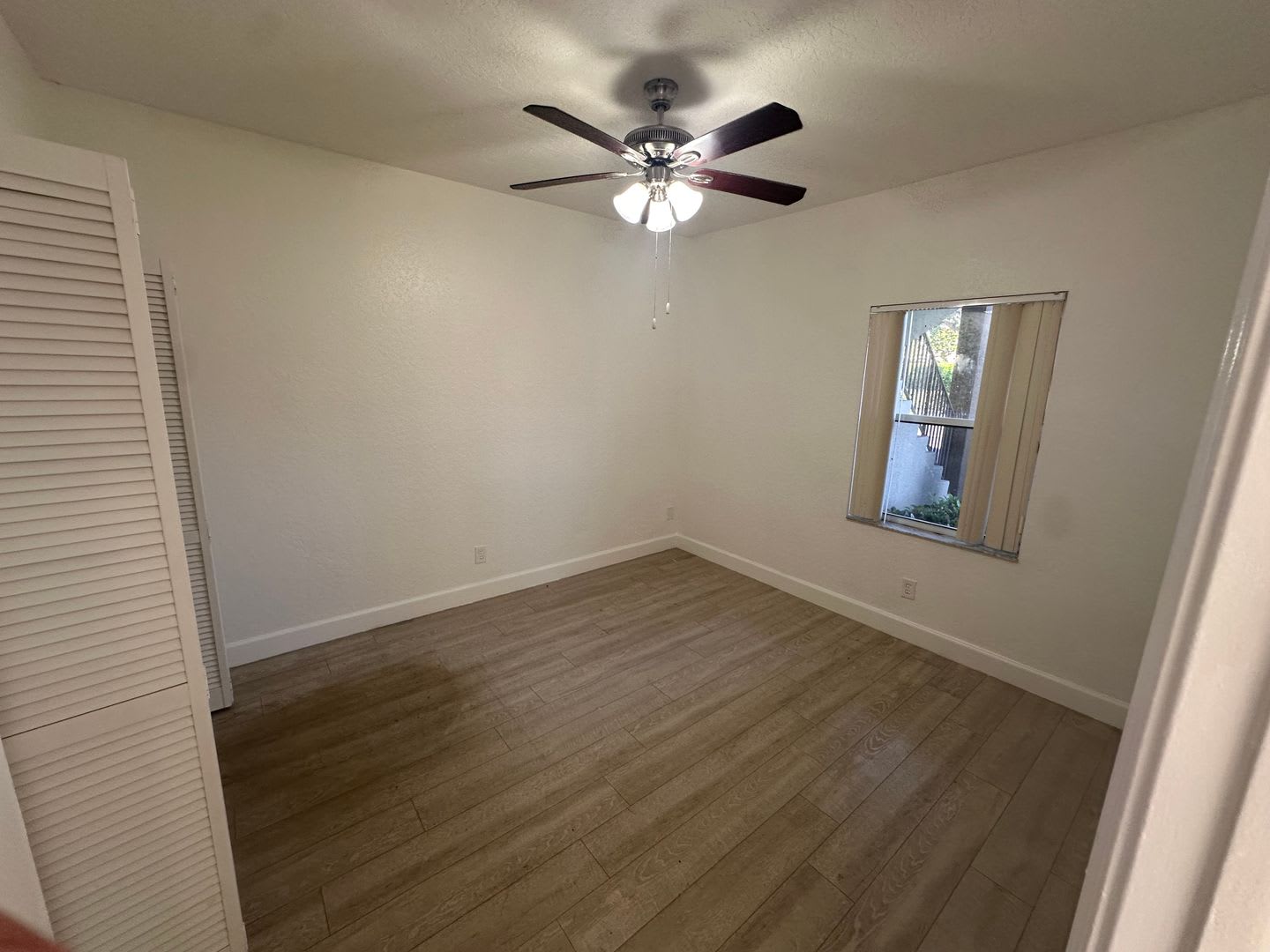 RENOVATED 2 BED / 2 BATH – AVAILABLE NOW! – photo 3