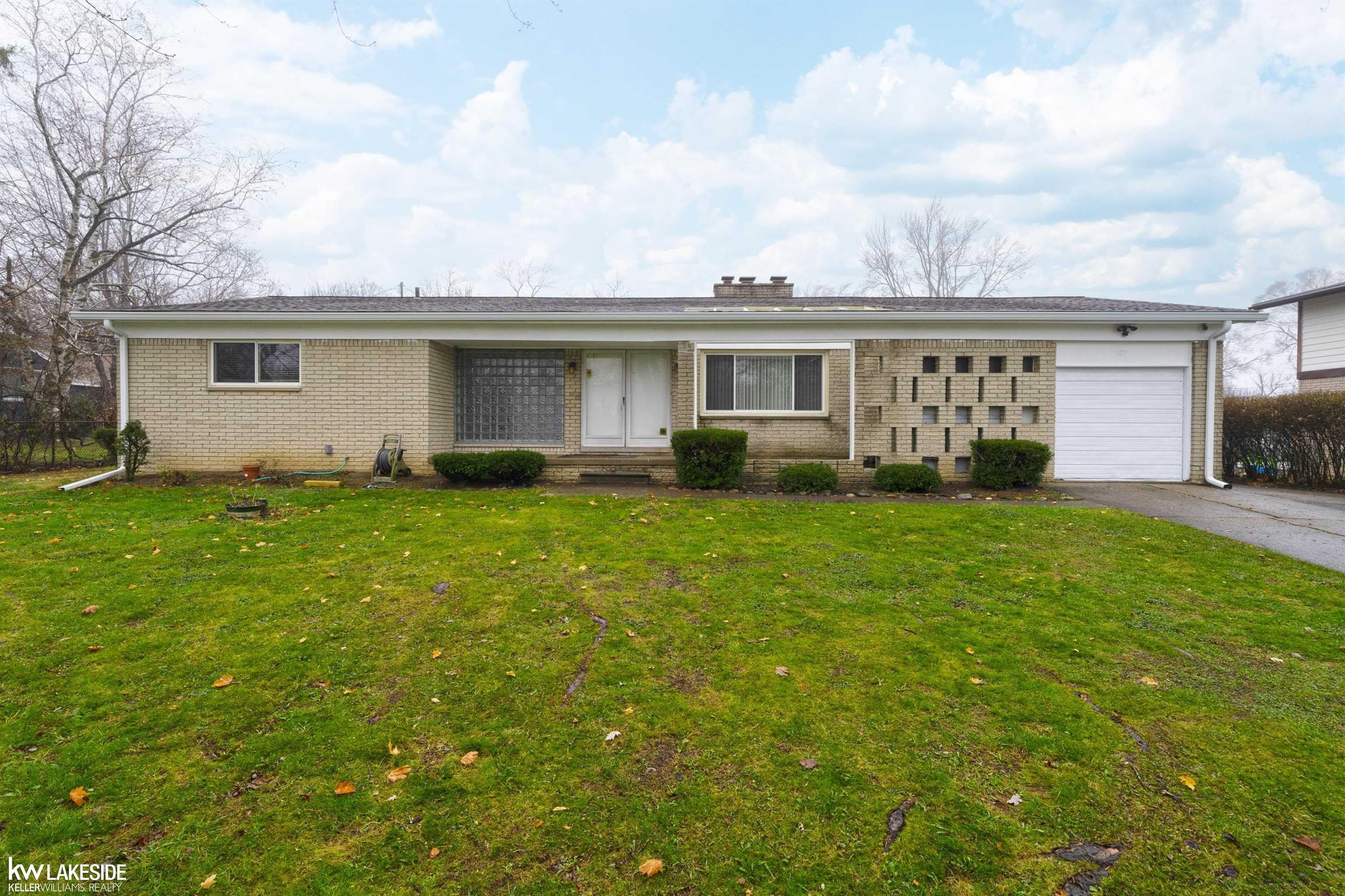 107 Bloomfield Boulevard – photo 2