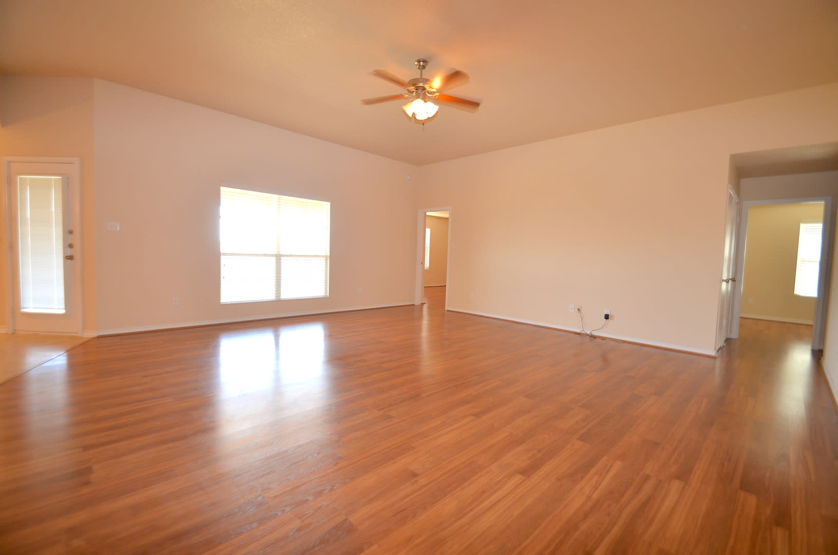 GORGEOUS 4 BED/2 BATH HOME IN HOUSE CREEK!! – photo 5