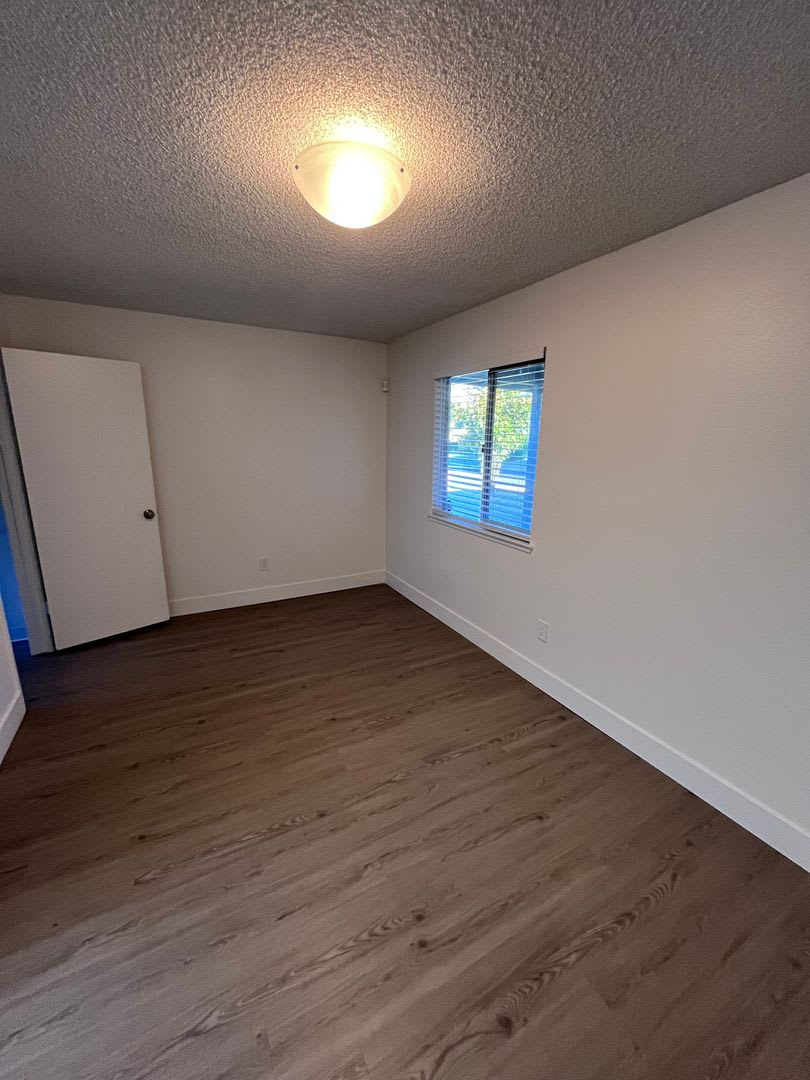 UPDATED 3 BEDROOM HOUSE W/ RV ACCESS!! – photo 3