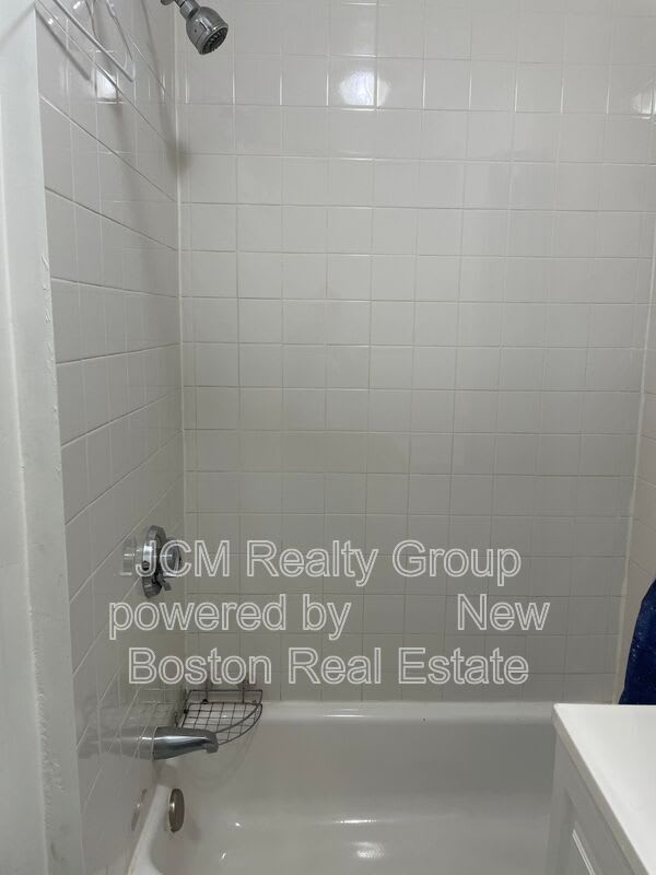 746 Broadway – photo 4
