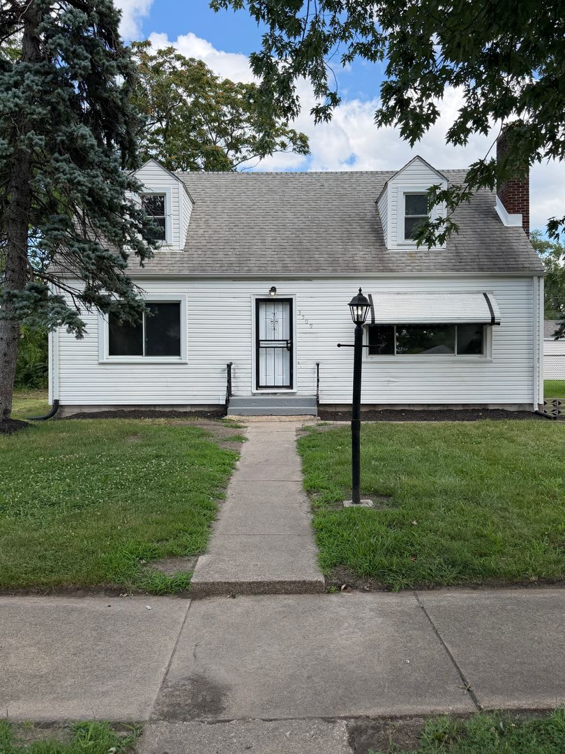 3 Bedroom Home in Gary – photo 1