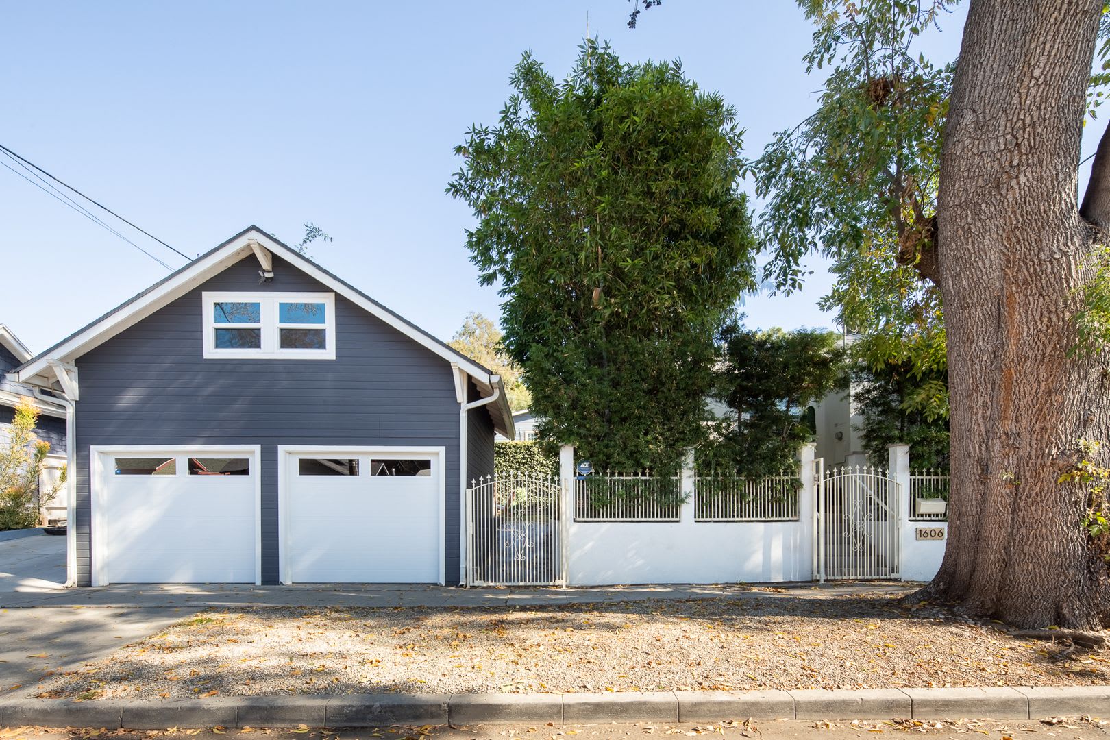 Fully Renovated Los Feliz Home With Private Yard Two Car Garage Creative Studio – photo 2